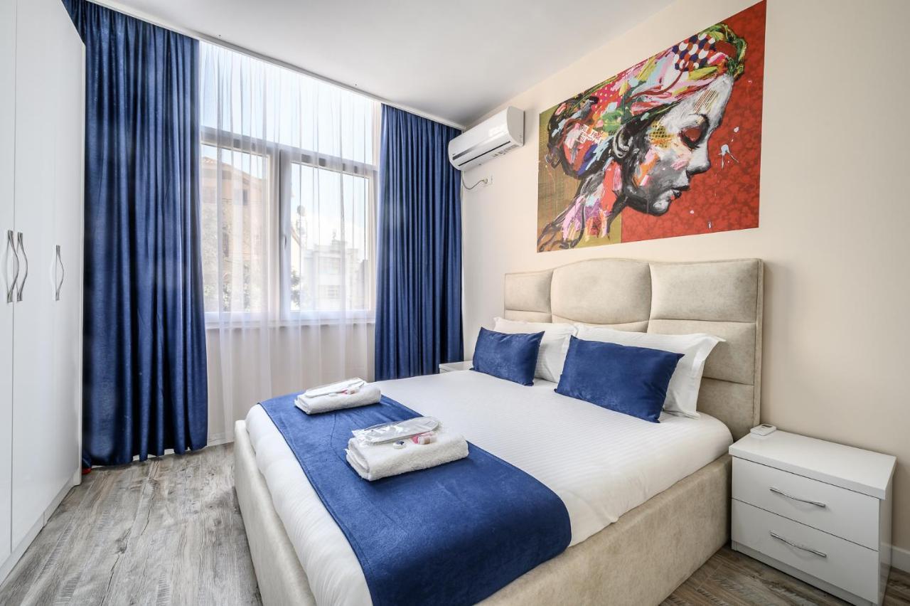 Miku Apartment-Modernly Designed Downtown Tirana Exterior foto