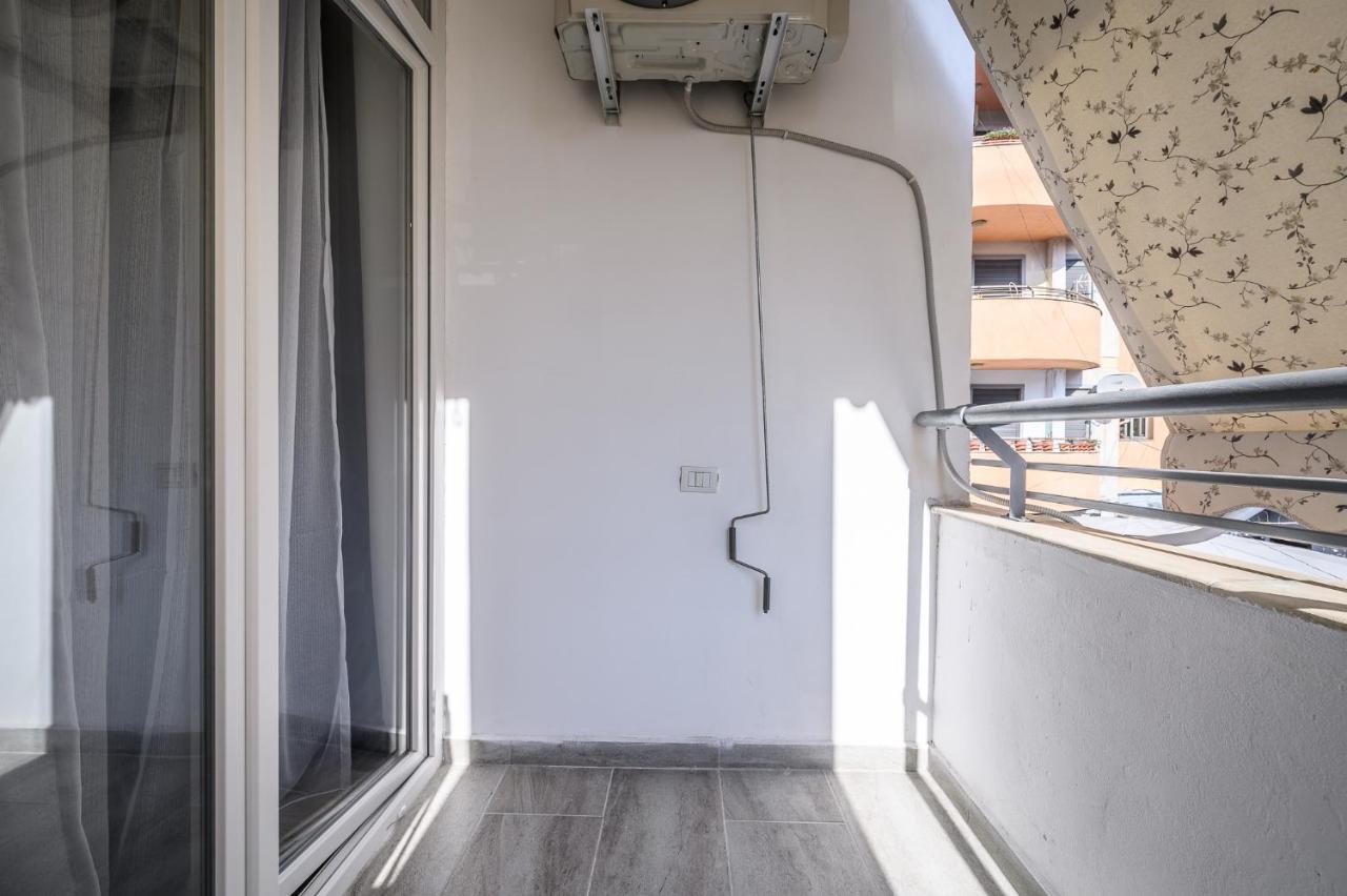 Miku Apartment-Modernly Designed Downtown Tirana Exterior foto